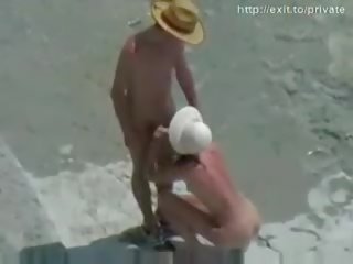 Kails pludmale sekss karstās amatieri pāris