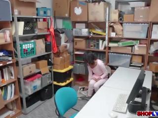 작은 전문 대학 아기 kat arina 잤어요 에 그만큼 사무실