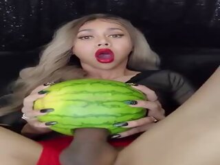 Longmint destroy 에이 watermelon 와 그녀의 괴물