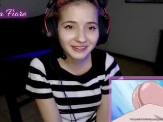 18anni youtuber prende caldi a trotto guardare hentai durante il ruscello e masturba - emma fiore